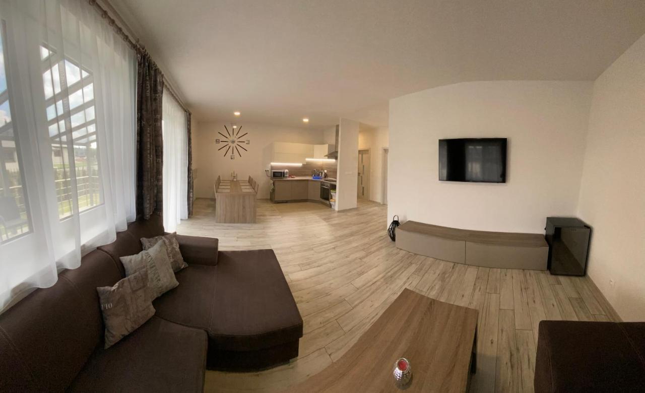 Apartman Pod Klinom プリビリナ エクステリア 写真